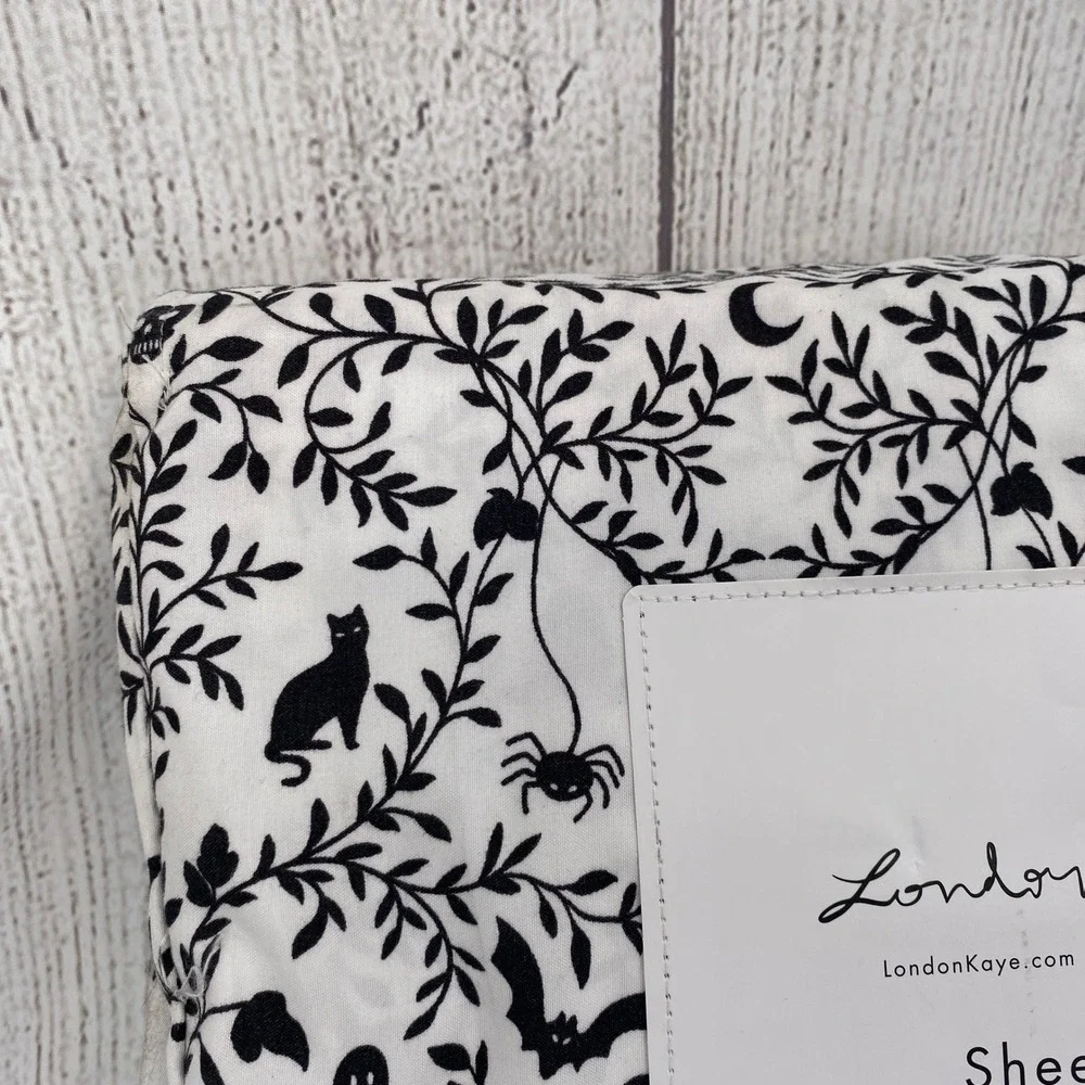 London Kaye Sheet Set Full White Black Halloween Cat Skull Ghost Bat Microfiber